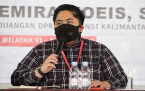 Ananda Emira Moeis, Anggota DPRD Kaltim menggelar Sosper di Gedung Pertemuan Kantor Desa Sangata Selatan, Kutai Timur. (foto : 1st)