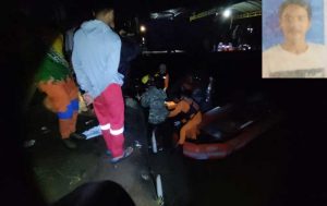 Tim SAR Gabungan mengevakuasi mayat Irfan (insert) dari lokasi penemuan. (foto : Tim SAR)