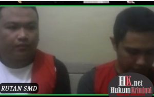 Terdakwa M Faisal (kiri) dan Achmad Al Muttaqin dalam siding pembacaan Putusan. Keduanya dijatuhi hukuman 6 tahun penjara. (foto : Exclusive)