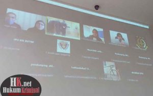Terdakwa Djalaluddin dan Fitria Alaydrus pada salah satu sidang yang masih digelar secara virtual. (foto : Lukman)