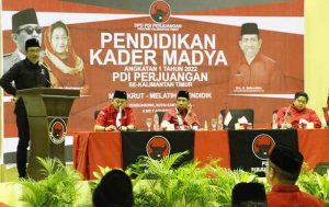 Ketua Bandiklat Kaderisari DPP PDIP Djarot pada pembukaan Pendidkan Kader Madya PDIP Kaltim. (foto : Exclusive)