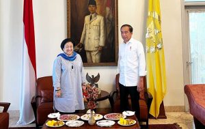 Megawati Soekarnoputri dengan Presiden Jokowi dalam pertemuan di Batu Tulis. (foto : Exclusive)