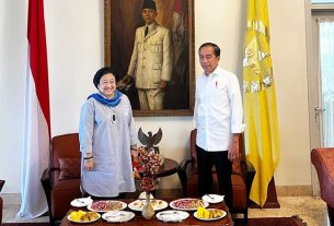 Megawati Soekarnoputri dengan Presiden Jokowi dalam pertemuan di Batu Tulis. (foto : Exclusive)