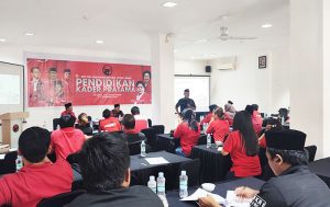 Muhammad Samsun, Bendahara DPD PDIP Kaltim menjadi narasumber dalam PKP di Kutim. (foto : Exclusive)