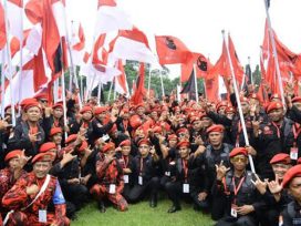 12.000 Satgas PDI Perjuangan dari seluruh daerah Indonesia berkumpul di Bumi Perkemahan Cibubur menjalani penggemblengan dalam rangka HUT Ke-50 PDIP. (foto : Exclusive)