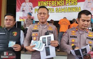 Wakapolresta Samarinda AKBP Eko Budianto dalam jumpa Pers terkait pengungkapan TPPO dan TPPA di wilayah hukum Polresta Samarinda. (foto: LVL)