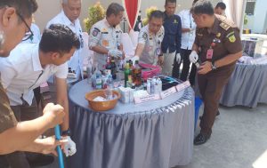 Sejumlah barang bukti yang dimusnahkan Kejari Samarinda. (foto: Exclusive)