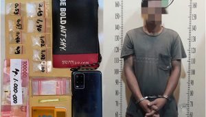Tersangka ABD R alias B Bin HR dan barang bukti. (foto: Exclusive)