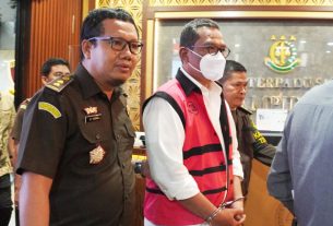 Terdakwa Windu Aji Sutanto Pemilik PT Lawu Agung Mining. (foto: Exclusive)