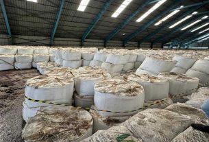 Sekitar 2.254 Ton Gula disita Penyidik Kejaksaan Agung terkait dugaan Tindak Pidana Korupsi dalam impor yang dilakukan PT. SMIP. (foto: Exclusive)