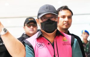 Tersangka HAT, Direktur PT Duta Sugar International ditangkap di Pangkalan Bun. (foto: Exclusive)