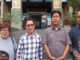 Abraham Ingan, SH dan Sujanlie Totong, SH menyatakan dukungan terhadap aksi FMPK. (foto: Lukman)