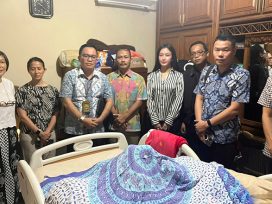 Hakim Saut Erwin HA Munthe melakukan kegiatan pemeriksaan setempat (Decente) untuk memastikan kondisi faktual dan keabsahan alasan permohonan yang diajukan ketiga anak kandung Ny. LK. (foto: Exclusive)