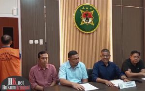 Firmansyah Subhan, Kepala Kejaksaan Negeri Samarinda dalam Konferensi Pers. (foto: Lukman)
