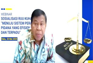 Ketua Kamar Pidana Mahkamah Agung Dr. Prim Haryadi, SH, MH sebagai narasumber pada Webinar Sosialisasi RUU KUHAP. (foto: Exclusive)
