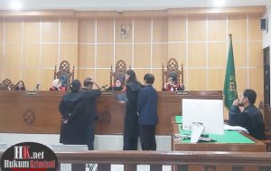 Salah satu sidang perkara Terdakwa Tatang dalam agenda mendengarkan keterangan saksi meringankan Redy. (foto: Lukman)