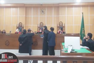 Salah satu sidang perkara Terdakwa Tatang dalam agenda mendengarkan keterangan saksi meringankan Redy. (foto: Lukman)
