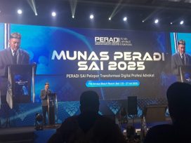 Kepala Biro Hukum dan Humas MA, Dr. H. Sobandi, SH, MH menyampaikan sambutan Ketua Mahkamah Agung. (foto: Exclusive)
