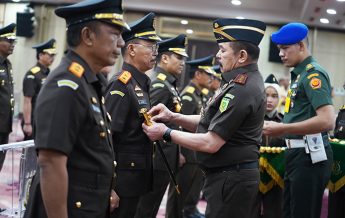 Jaksa Agung ST Burhanuddin melantik sejumla Kajati termasuk Kajati Kaltim Dr. Supardi, SH, MH. (foto: Exclusive)