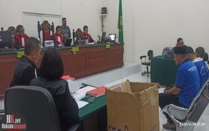 Ketiga terdakwa dalam salah satu sidang, ketiganya dituntut pidana mati. (foto: SLP)