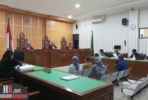 Sidang Perkara dugaan korupsi Terdakwa Suryaningsih di BLKI Balikpapan dalam agenda pemeriksaan saksi-saksi JPU. (foto: LVL)
