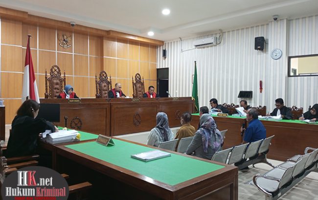 Sidang Perkara dugaan korupsi Terdakwa Suryaningsih di BLKI Balikpapan dalam agenda pemeriksaan saksi-saksi JPU. (foto: LVL)