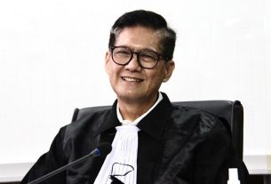 Wina Armada Sukardi, wartawan senior dan tokoh pers Indonesia wafat dalam usia 65 tahun. (foto: Exclusive)