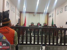 Terdakwa Priadi Girsang dalam sidang pembacaan Pledoi mengungkapkan laporan perselingkuhan yang dilakukan istrinya tak diproses pihak Kepolisian. Malah dilaporkan balik melakukan penipuan. (foto: ib)