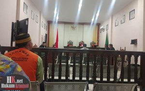 Terdakwa Priadi Girsang dalam sidang pembacaan Pledoi mengungkapkan laporan perselingkuhan yang dilakukan istrinya tak diproses pihak Kepolisian. Malah dilaporkan balik melakukan penipuan. (foto: ib)