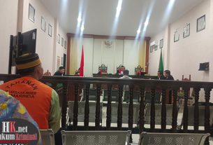 Terdakwa Priadi Girsang dalam sidang pembacaan Pledoi mengungkapkan laporan perselingkuhan yang dilakukan istrinya tak diproses pihak Kepolisian. Malah dilaporkan balik melakukan penipuan. (foto: ib)