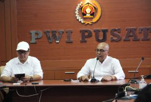 Ketua Umum PWI Pusat Akhmad Munir. (foto: PWI)