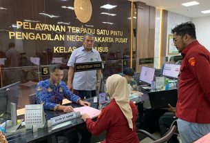Pelimpahan berkas perkara 9 terdakwa ke Pengadilan Tipikor Pengadilan Negeri Jakarta Pusat (Jakpus).