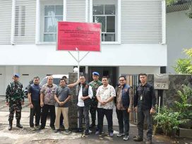 Satu bidang tanah beserta bangunan di atasnya di Jalan Hang Lekir XI Blok H/2, Kelurahan Gunung, Kecamatan Kebayoran Baru, Kota Jakarta Selatan, atas nama Kanesa Ilona Riza yang merupakan anak dari Tersangka MRC disita. (foto: Exclusive)