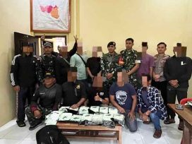 Tim Gabungan Satgas Pamtas RI–Malaysia menggalkan penyelundupan Sabu di perbatasan Nunukan. (foto: Pendam VI/Mlw)