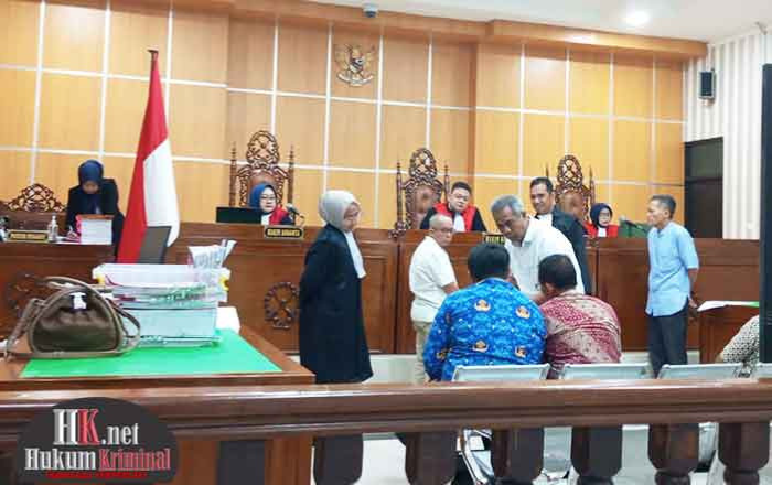 Sidang perkara dugaan Tindak Pidana Korupsi dalam pelaksanaan Reklamasi Pertambangan Batubara dengan agenda pemeriksaan saksi-saksi. (foto: Lukman)