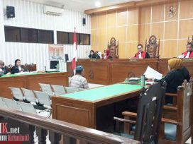 Terdakwa Suharto dalam sidang pemeriksaan saksi-saksi. (foto: Lukman)